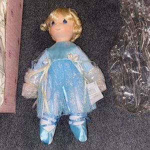 Precious moment doll 10 inch doll in packaging‎ “lord I reach up to touch you”